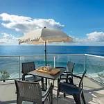 The Wave House - Two Bedroom Flat *