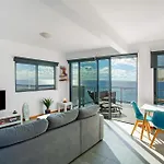 The Wave House - Two Bedroom Flat *