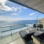 The Wave House - Two Bedroom Flat *