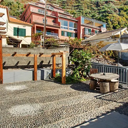 The Wave House - Two Bedroom Flat