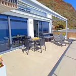 The Wave House - Two Bedroom Flat *