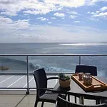 アパート The Wave House - Two Bedroom Flat *