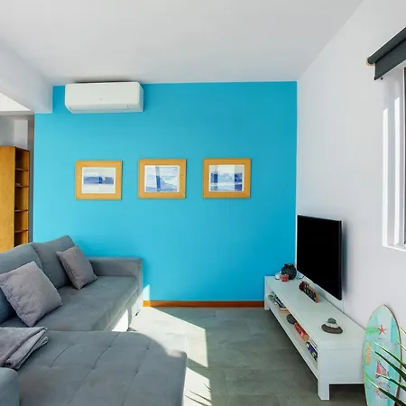 The Wave House - Two Bedroom Flat *