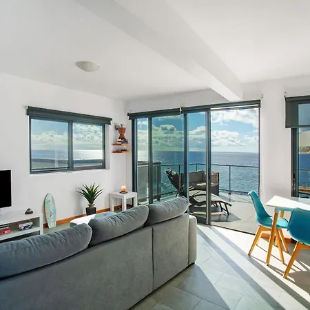 The Wave House - Two Bedroom Flat *