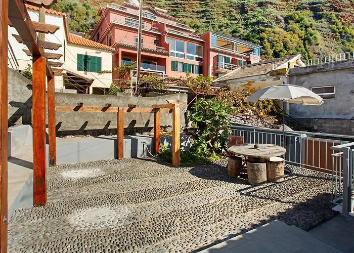 The Wave House - Two Bedroom Flat