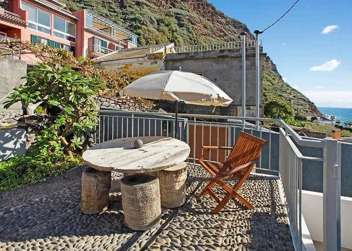 The Wave House - Two Bedroom Flat