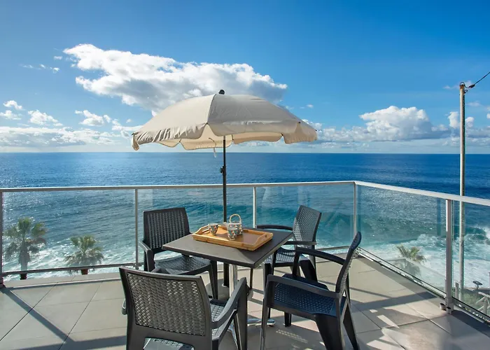 The Wave House - Two Bedroom Flat *