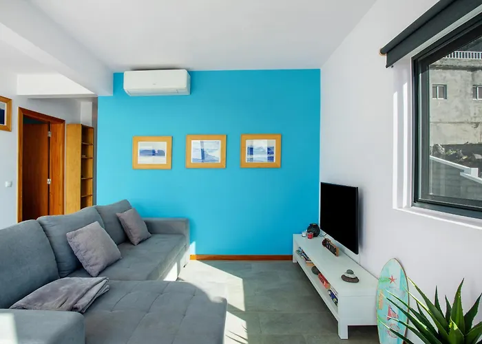 The Wave House - Two Bedroom Flat *